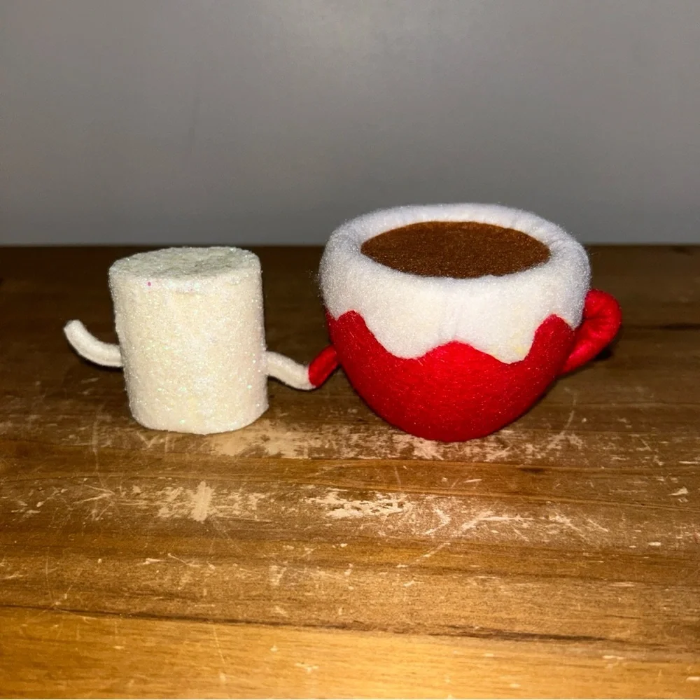 Target Wondershop 2023 Hot Cocoa Mug & Marshmallow Christmas Décor Set Felt